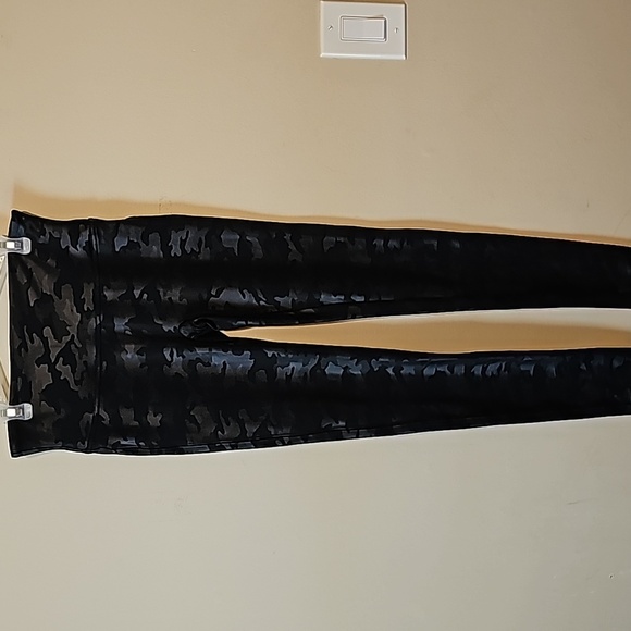 Lot of‎ 2 Women's Camo Leggings Size M - Picture 7 of 13